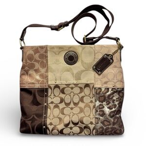 Coach Signature Patchwork STUDDED
Demi File Bag crossbody style 20348